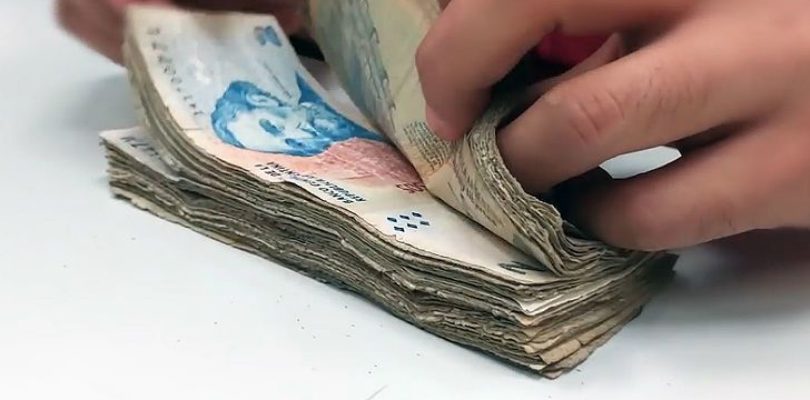 Últimos días para poder canjear los billetes de 2 pesos en los bancos
