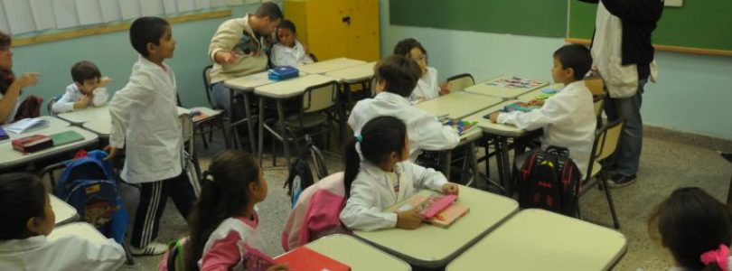 La cantidad de horas de clase en primarias estatales está entre las más bajas del mundo