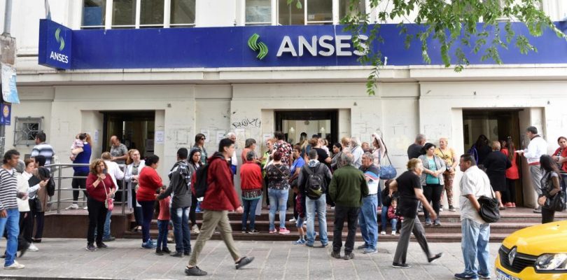 A partir de Junio unos 300 beneficiarios de la Anses cobrarán con Mercado Pago