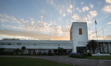 YPF decidió no vender el terreno que está dentro de la sede central de la UNAJ