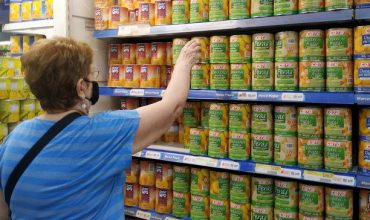 Los supermercados deben señalizar los productos más baratos en las góndolas