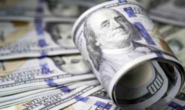 El dólar se mantiene en sus máximos históricos