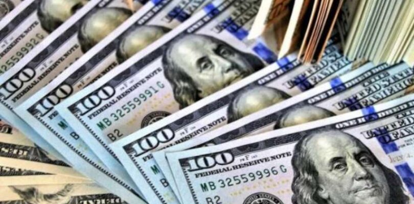 El dólar blue arranca la semana en baja