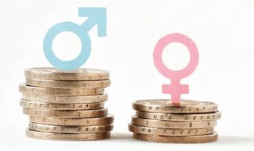 Las mujeres toman menos decisiones financieras que los hombres en los hogares latinoamericanos