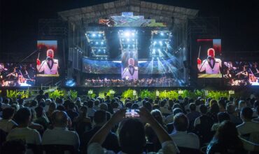 David Lebón brilló junto a la Orquesta Filarmónica de Mendoza en la Fiesta de la Cosecha