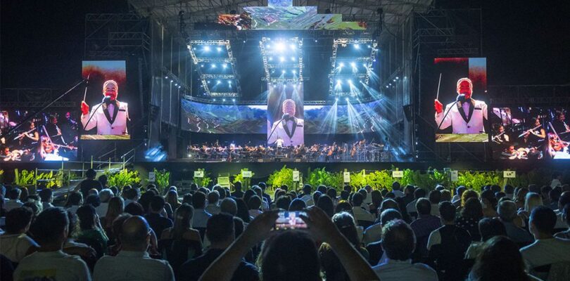 David Lebón brilló junto a la Orquesta Filarmónica de Mendoza en la Fiesta de la Cosecha