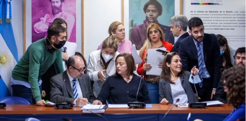 Ley de Alquileres: sin acuerdo entre oficialismo y oposición se firmaron 3 proyectos