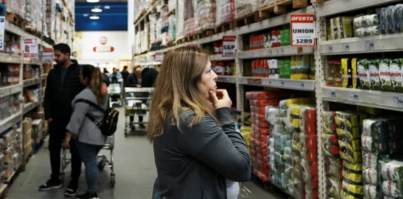 El consumo sigue en picada: cayó un 14,5% interanual en mayo