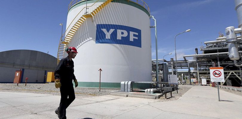 YPF sale en busca de inversiones para el mega proyecto de GNL en Río Negro