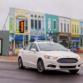 Ford prueba vehículos autónomos en un entorno urbano simulado