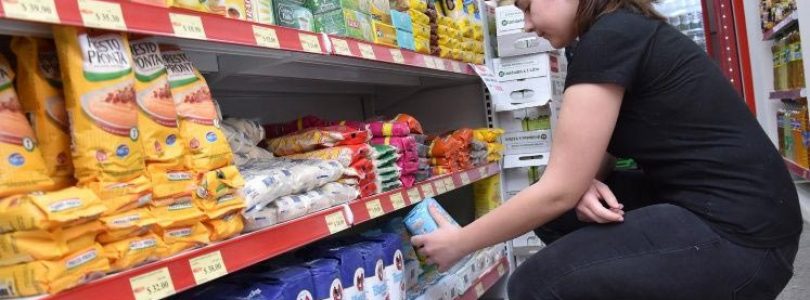 Cuáles son los 64 productos esenciales que mantendrán sus precios “congelados”