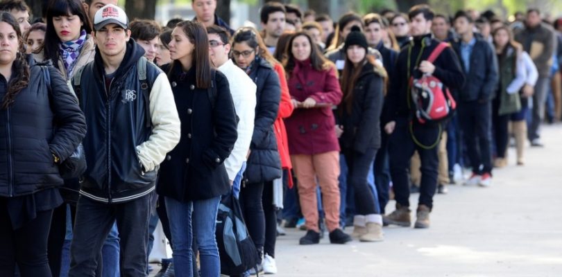 El desempleo subió al 10,1% y hay más de 2 millones de desocupados