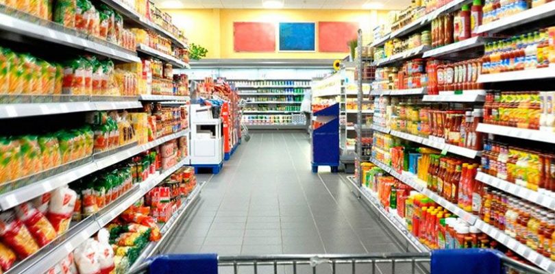 Las ventas en los supermercados bajaron 12,7% en julio