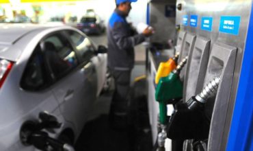 El Gobierno extiende el congelamiento de los precios de los combustibles
