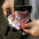 Los salarios subieron levemente en octubre, pero siguen por debajo de la inflación