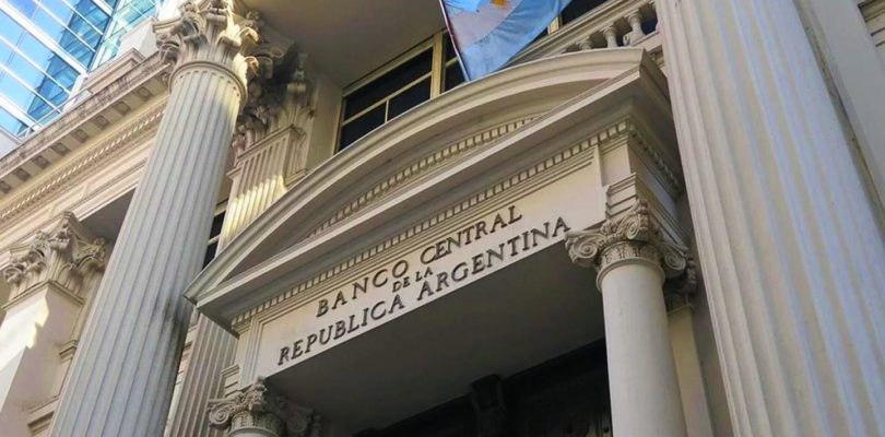 El BCRA presiona para que los bancos no cobren multas a deudores