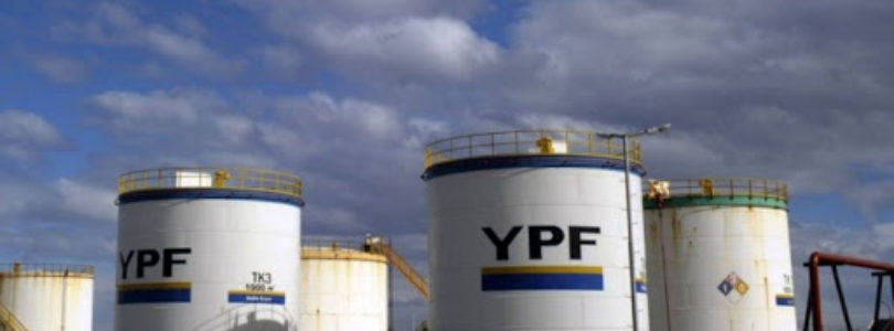 YPF informó que no suspenderá a sus empleados, pero acordó una rebaja en los sueldos