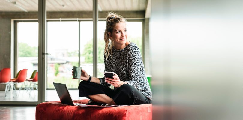 Santander lanza más de 1.500 becas para apoyar la búsqueda de empleo de estudiantes y jóvenes profesionales