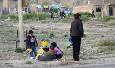 Una familia tipo necesitó casi $50.000 para no ser pobre en octubre