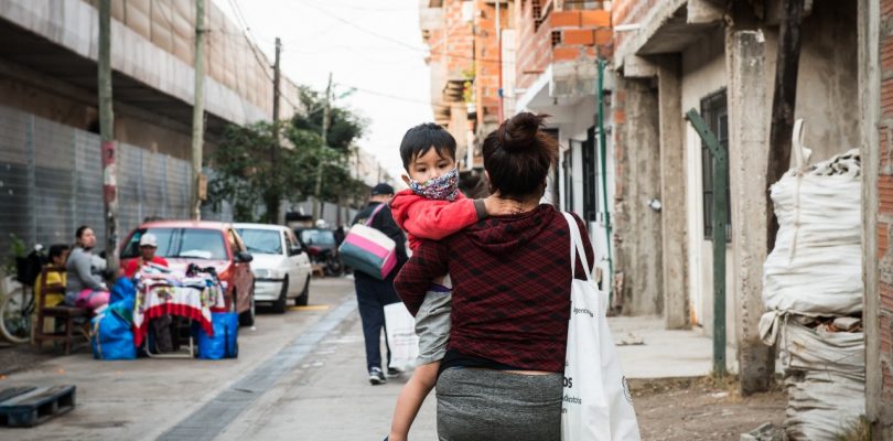 Una familia necesitó en noviembre $ 51.775 para no caer en la pobreza