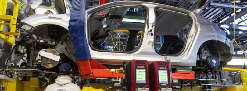 Tras la leve recuperación en septiembre, la industria volvió a caer en octubre 4,1%