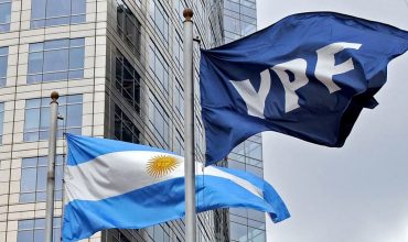 YPF concluyó un exitoso canje de deuda y se alejó del default