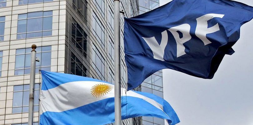 YPF concluyó un exitoso canje de deuda y se alejó del default