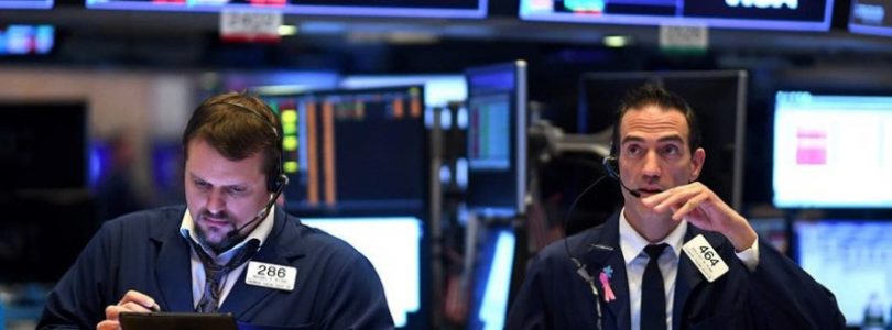 Deuda: bonistas respaldaron la oferta de YPF y las acciones de la petrolera abrieron en alza