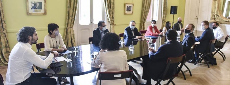 Reunión clave entre el Gobierno y los sindicatos por los precios y salarios de los trabajadores