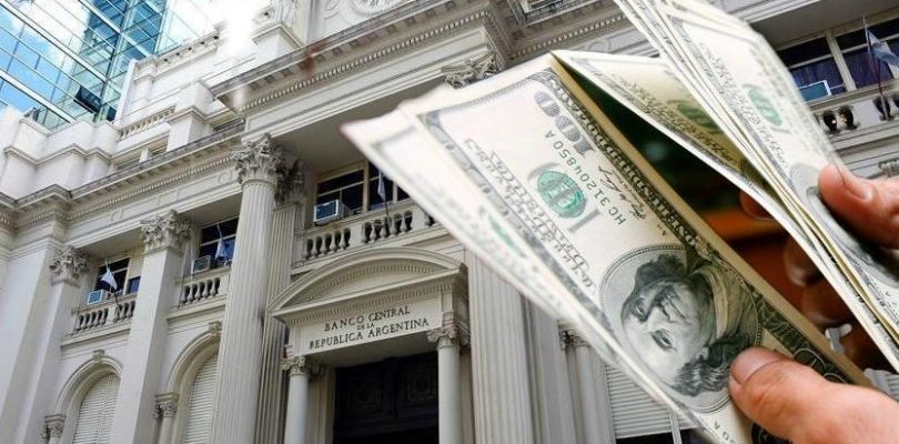 El BCRA vendió más de US$ 500 millones para contener el precio del dólar la última semana