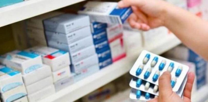 Convocan a las cámaras farmacéuticas para analizar un congelamiento en los medicamentos