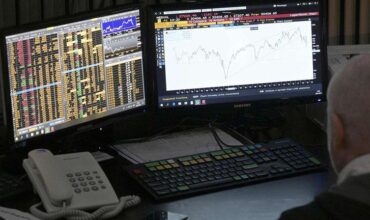 Las acciones y los bonos se desplomaron y el Riesgo País rozó los 2000 puntos