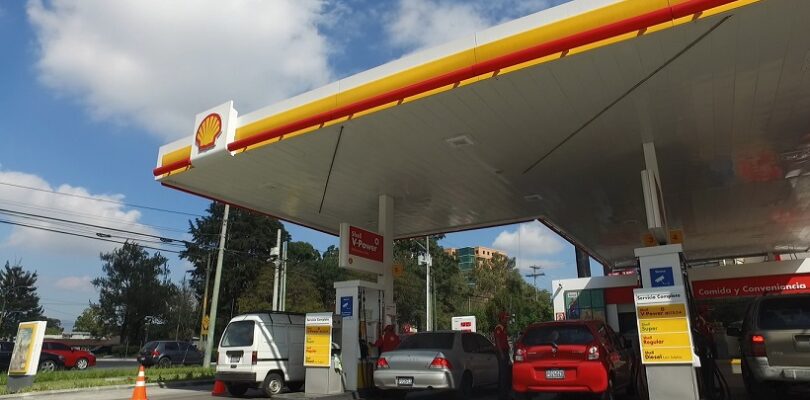 Combustibles: Shell dispuso un aumento del 9% y Axion analiza medida similar