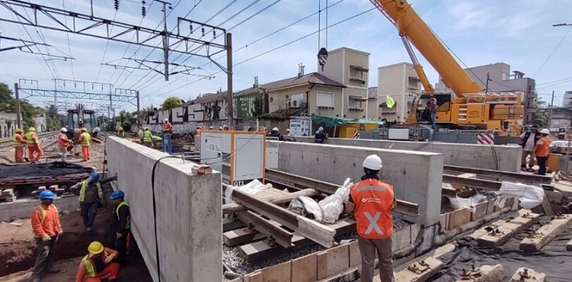 Remueven cables de alta tensión en una obra del municipio de Lomas de Zamora