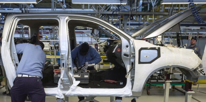 La producción de automóviles creció casi un 50% con respecto al 2021