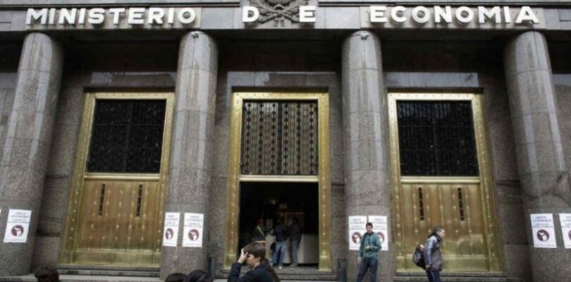 La deuda pública bruta creció US$1.200 millones en un solo mes