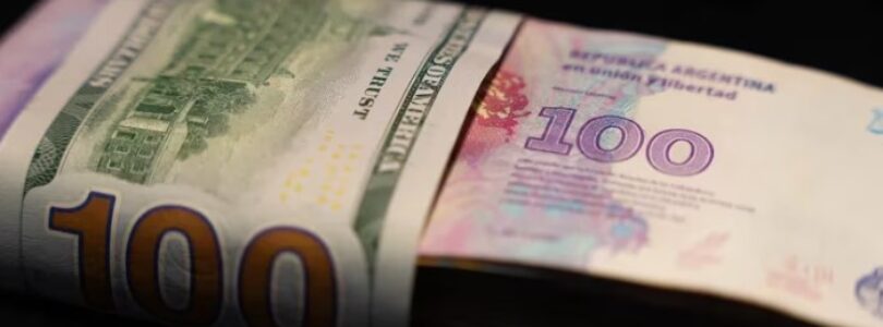 ¿Cuánto tiene que subir el dólar para perder contra la nueva tasa de interés?