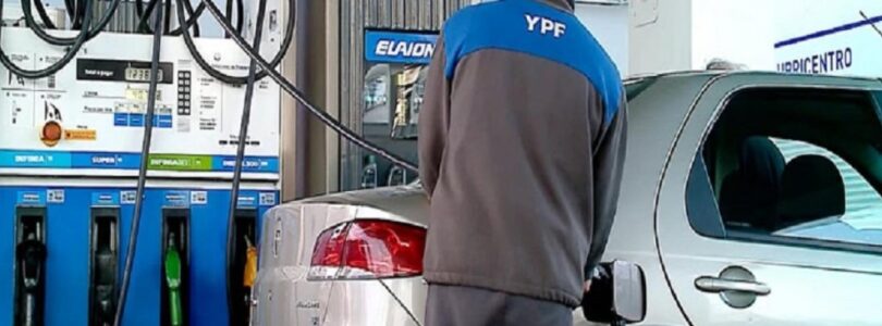 YPF también sube 12,5% los precios y no habrá más aumentos hasta el 31 de octubre