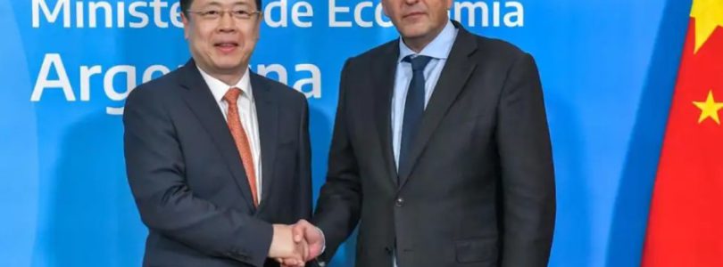 Massa usará los yuanes para mantener el dólar congelado hasta el 15 de noviembre