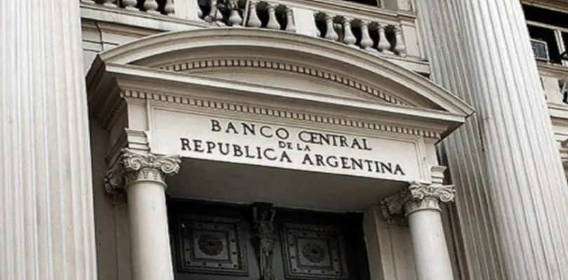 El BCRA volvió a bajar la tasa de interés de referencia y lo fijó en el 60%