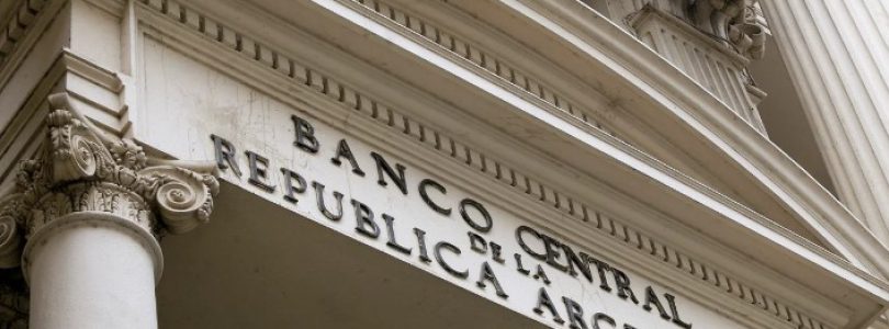 El Banco Central bajó la tasa de interés de 60 a 50%