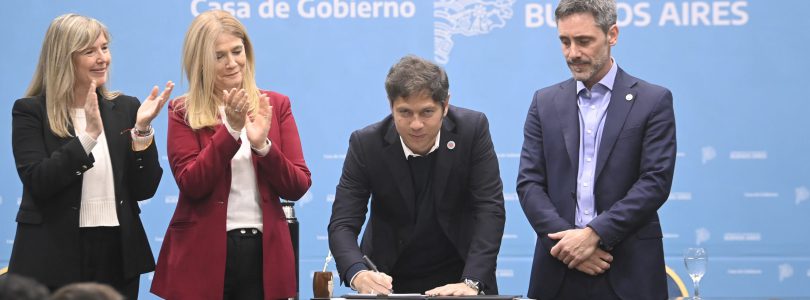 Kicillof firmó 10 convenios para el desarrollo productivo de la provincia de Buenos Aires