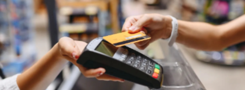 Ya se puede pagar en dólares con tarjeta de débito en los comercios