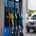 Aumento de combustibles: el Gobierno oficializó la suba del impuesto para la nafta y el gasoil