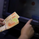 Los bancos aumentan las comisiones a partir de mayo y extraer plata de un cajero puede costar hasta $5.000