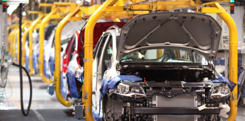 La industria creció 4,7% interanual en febrero, según un informe privado