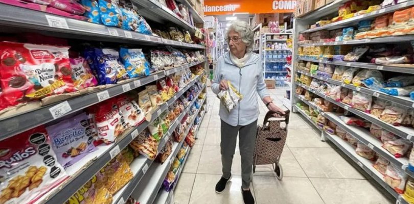 Las ventas en supermercados cayeron 2,1% en julio