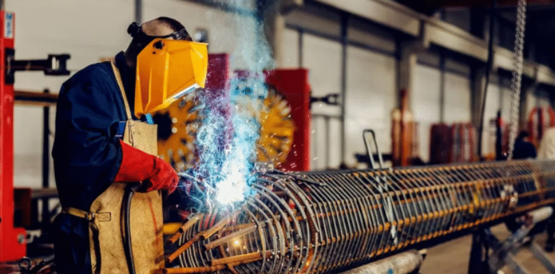 La economía creció levemente en agosto y acumula una suba de 5,2% en el año