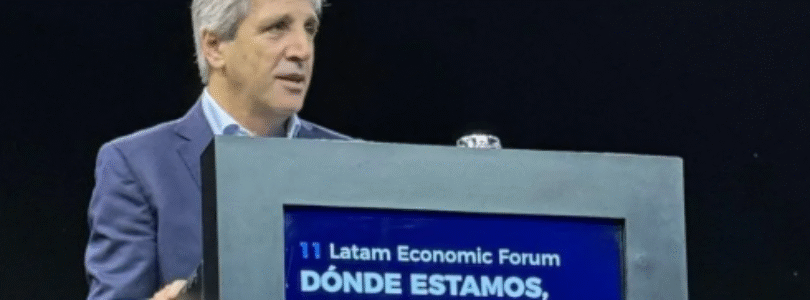 Caputo: “Hay USD 200.000 millones en los colchones, ¿por qué no usar esos dólares?”