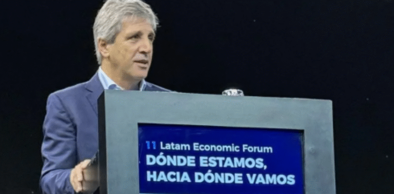 Caputo: “Hay USD 200.000 millones en los colchones, ¿por qué no usar esos dólares?”